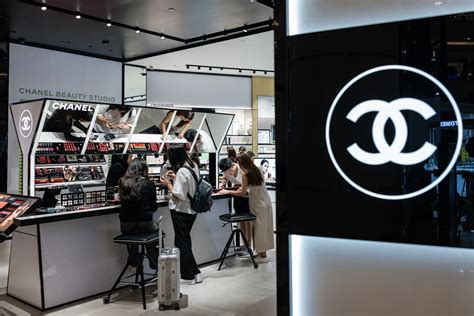 chanel bankruptcy|Chanel Raises €700 Million From High.